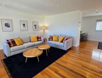 Snappy Springvale 3 Bed House 2