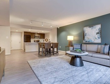 Sojourn Courtland Towers w/Private Balcony 5