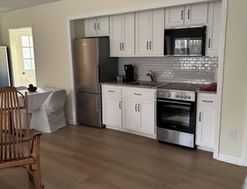 Southbury Charming Studio Retreat on Beautiful Grounds — Sleeps 4 5