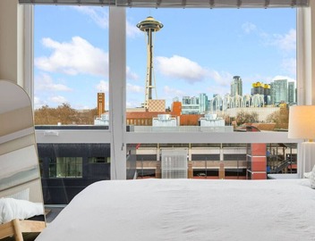 Space Needle Views | Vivid Suite 2
