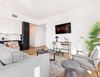 Spacious 1-BD with Stunning City Views in DTLA 3