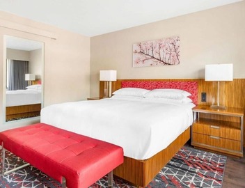 Spacious 1BR King Stay| Free Breakfast, Kitchenette & Indoor Pool Access 3