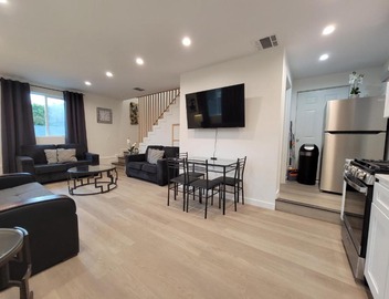 Spacious 2-Bedroom, One and a Half Bath Home in Pico-Robertson Near Beverly Hills and Cedars-Sinai 3