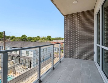 Spacious 2 Bedroom Condo In Bywater New Orleans! 4