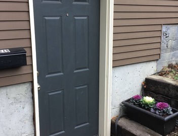 Spacious 2Bdrm walkable to UW, Shopping and More 3