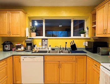 Spacious 2BR by the Park Large Backyard Ideal for Families & Long Stays 2
