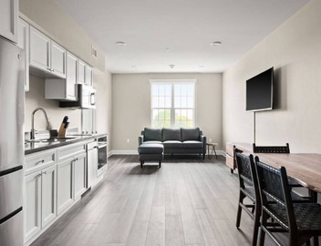 Spacious 2BR Getaway Near Canal Street 2