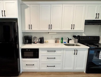 Spacious 2BR Retreat in Nature 4