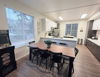 Spacious 3 Bedroom, Close Venice Beach 3