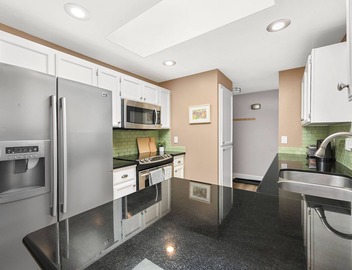 Spacious 3 BR Private Home w/King Bed in Bothell 3