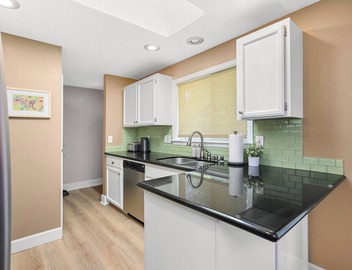 Spacious 3 BR Private Home w/King Bed in Bothell 4