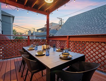 Spacious 3BR/2BA North Center Gem - 10-Min Walk to Brown Line - Fast Wi-Fi 4