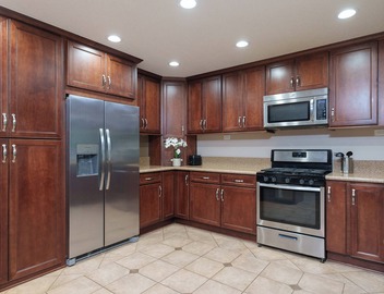 Spacious 4 Bedroom House in Santa Clarita with Pool & Spa 4