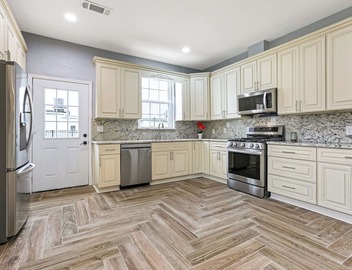 Spacious 4-bedroom house in wonderful New Orleans with WiFi, AC 3