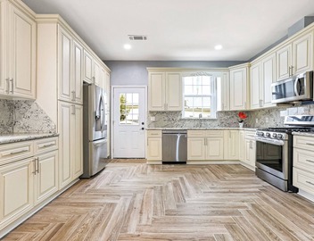 Spacious 4-bedroom house in wonderful New Orleans with WiFi, AC 4