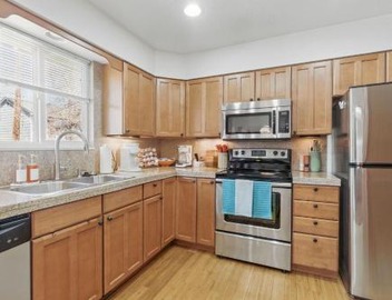Spacious 4BD - Backyard BBQ, Fire Pit & Mini Golf 5