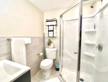 Spacious 4BDR 2BA Retreat near T-Station- 5 Mins to Boston 5