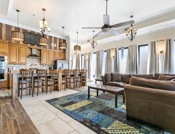 Spacious 4BR Condo on Carondelet Near All Hot Spo 5
