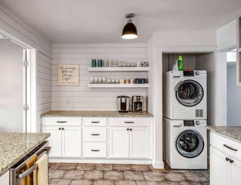 Spacious 4BR Home Near Downtown & Geodis Park 4