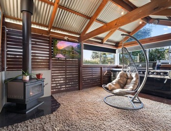 Spacious 4BR House with Cinema, Spa & fireplaces 4