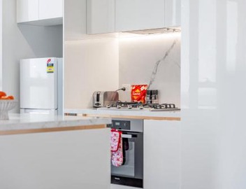 Spacious 4BR penthouse in Box Hill Free Parking x 2 4