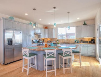 Spacious 4BR, Rooftop Deck, Fire Pit, Steps to Shore 3