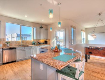 Spacious 4BR, Rooftop Deck, Fire Pit, Steps to Shore 4