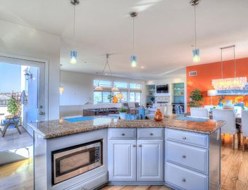 Spacious 4BR, Rooftop Deck, Fire Pit, Steps to Shore 5