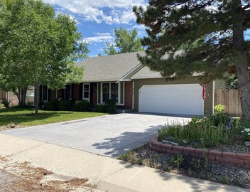 Spacious 5 bedroom house minutes from Red Rocks 5