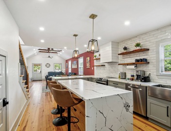 Spacious 5 BR 3.5 bath w private backyard 4