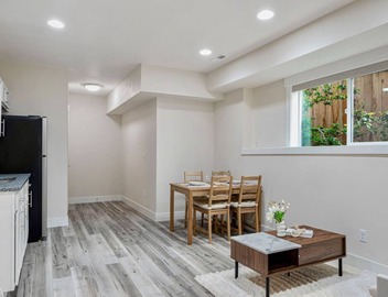 Spacious 5B 3.5B House Near Airport & Dinning 3