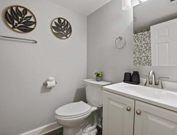 Spacious 5BR 2BA Berwyn Home 4