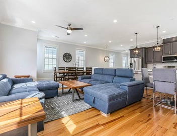 Spacious 5BR Urban Retreat w Balcony & Pool 4