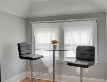 Spacious and Comfortable 1 Bed 25 km from Gillette 5