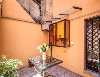 Spacious apartment, three bedrooms, three private bathrooms at the Fountain 3