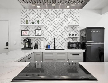 Spacious Apt w/2BR - City Center 3