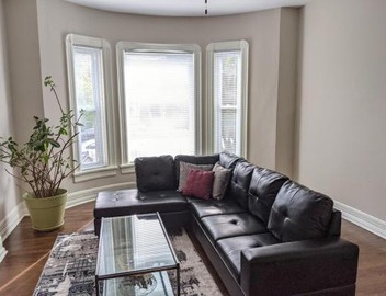 Spacious Bronzeville Apartment 5