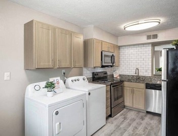 Spacious & comfort 1bedroom apartment with balcony 3