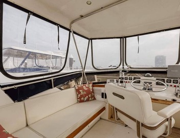 Spacious & Comfy 2BR/2Bath Yacht -Toasty Heat- On Freedom Trail-Walk to Downtown 5