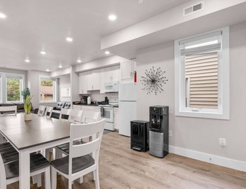 Spacious District Dwelling+6Bed+4Bath+Well Located 3