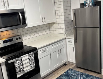 Spacious half 1/1 duplex in amazing location! 2