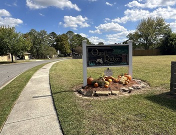 Spacious home. Close to LSU, shopping, hospitals, downtown. Pets welcome. 2