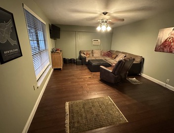 Spacious home. Close to LSU, shopping, hospitals, downtown. Pets welcome. 4