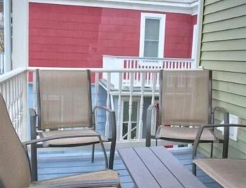 Spacious multi-level 4 bed/2bath Apt with Parking 3