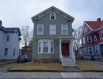 Spacious multi-level 4 bed/2bath Apt with Parking 4