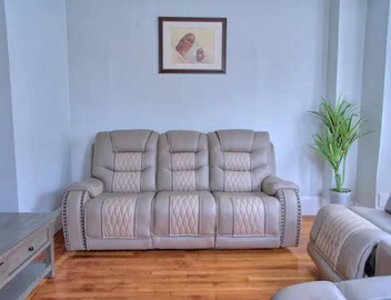 Spacious multi-level 4 bed/2bath Apt with Parking 5