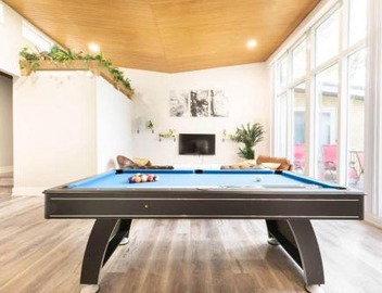 Spacious Open Concept Home Near Rogers Stadium 4