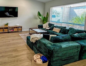 Spacious Phoenix Oasis w/Pool & Game Room 4