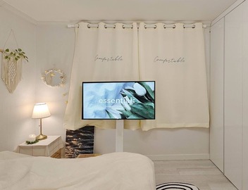 Spacious&Private&Cozy 2 Bed Rooms in Sinchon for 4/Near Hongdae,Close to Subway. 4