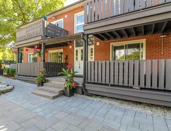 Spacious Second Floor Garden View Apartment 3
